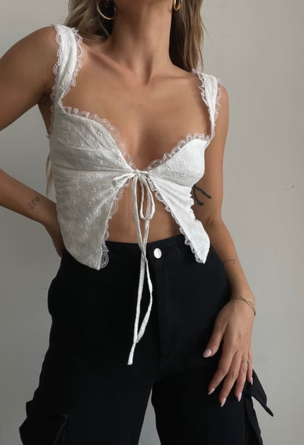 Women's Solid Color Lace Trim Strap Vest Street