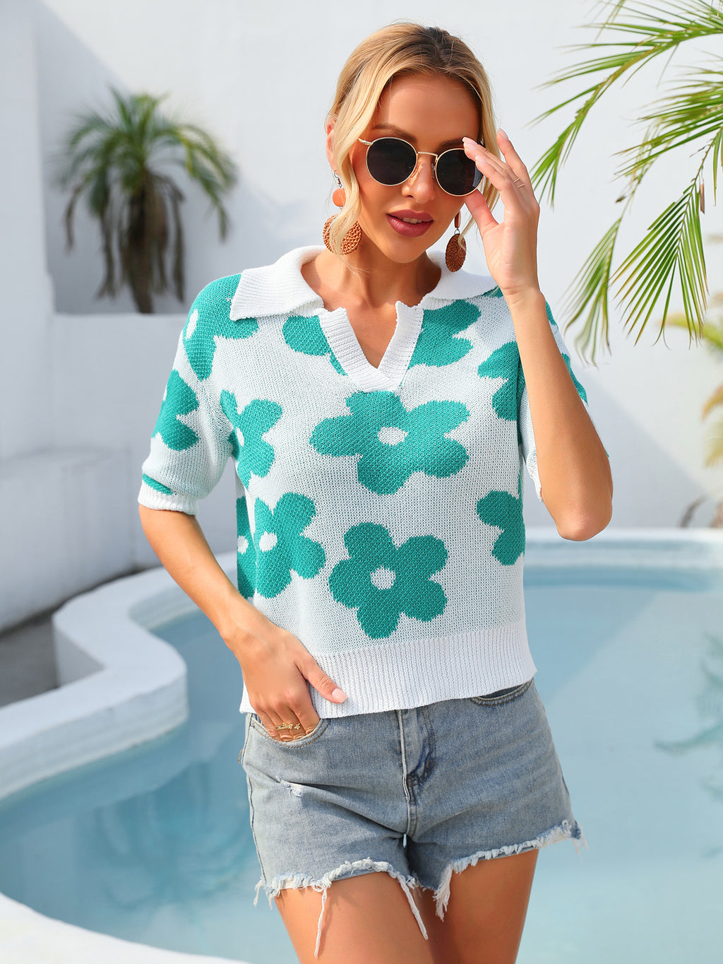 Women's Unique Collared Floral Print Short Sleeve Plus Size T-Shirt