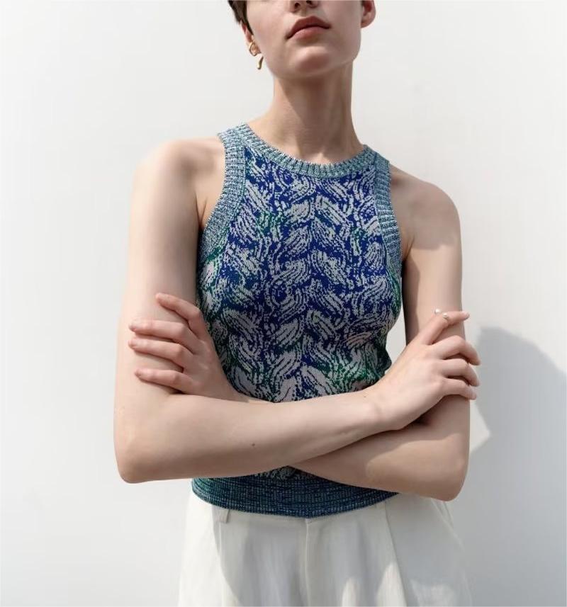 Sleeveless Slim Knit T-Shirt Top