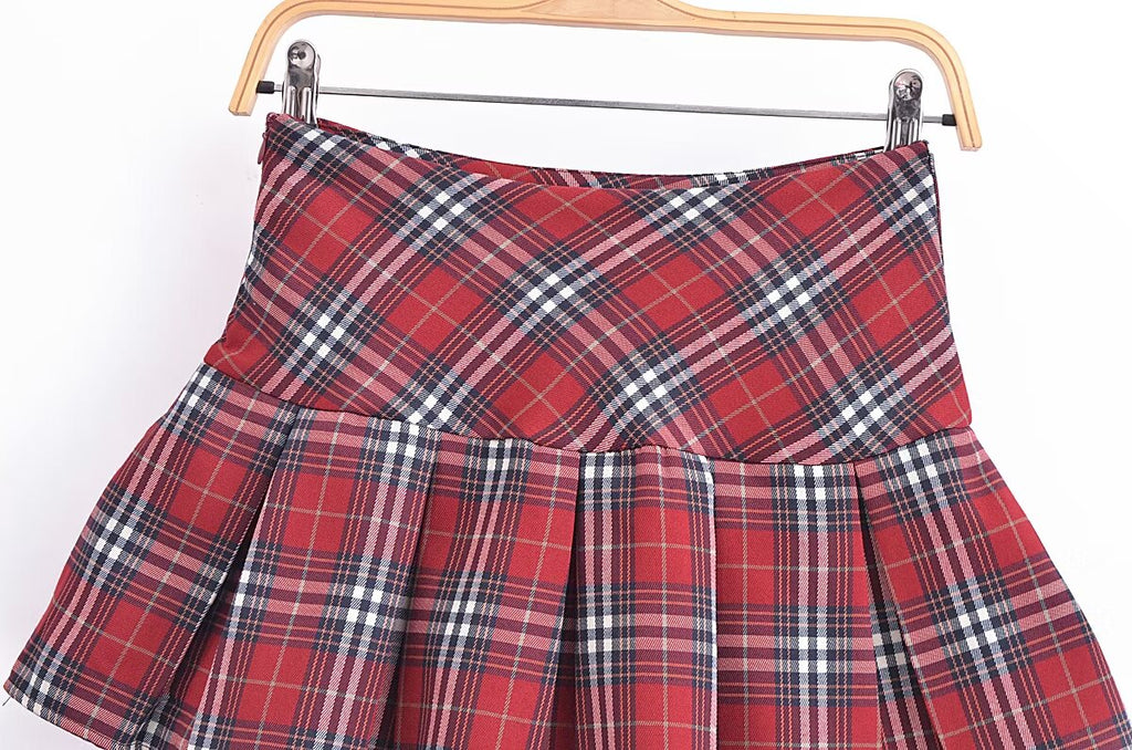 Women's Pleated French Plaid Shorts