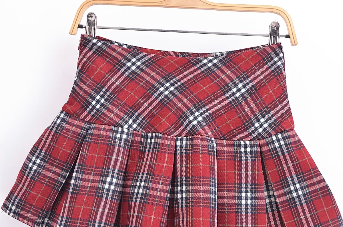 Women's Pleated French Plaid Shorts