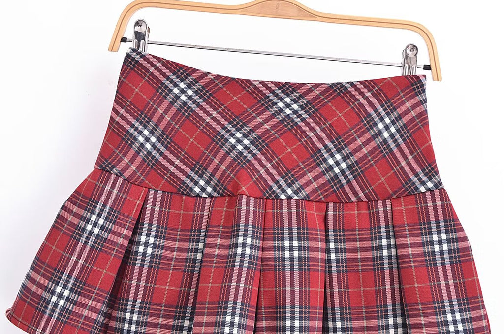 Women's Pleated French Plaid Shorts