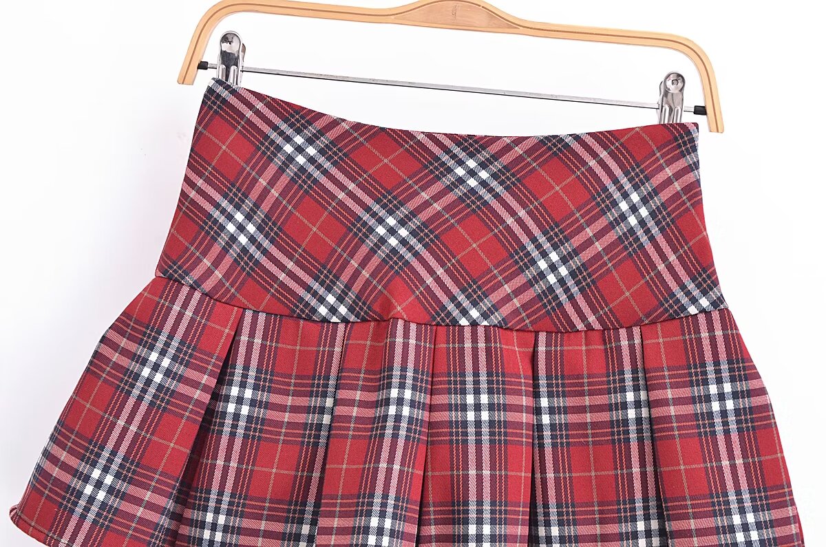 Women's Pleated French Plaid Shorts