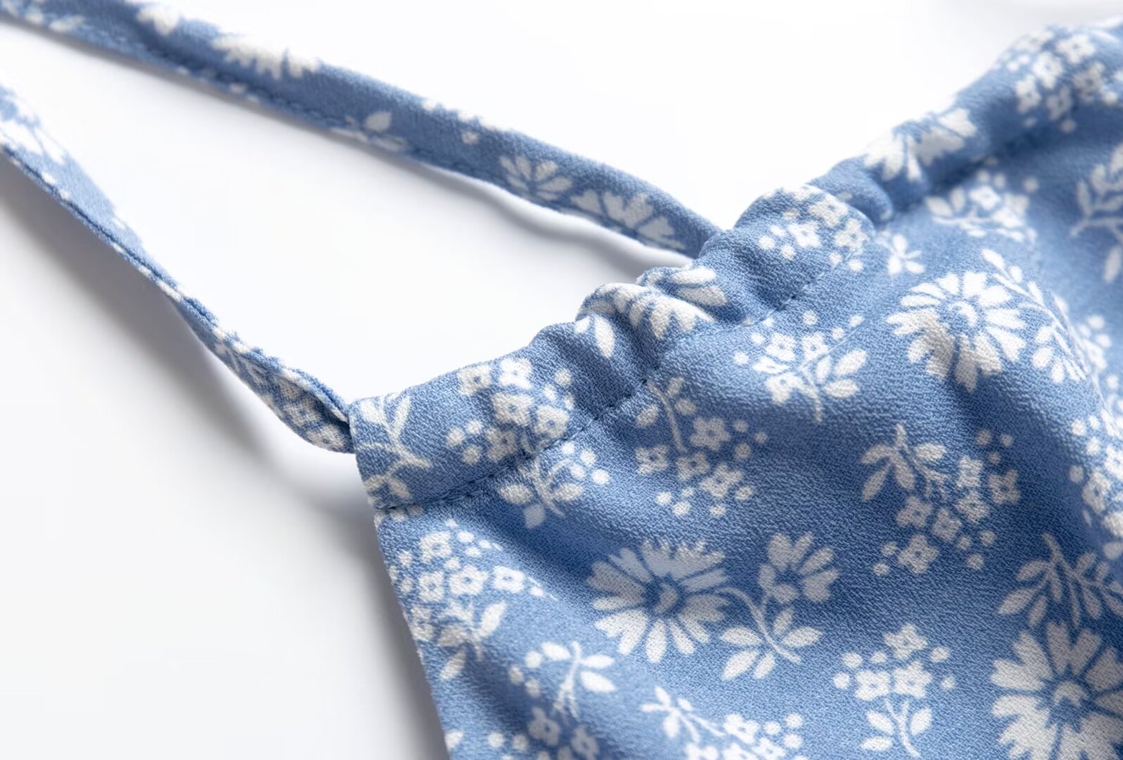 Women’s Blue Floral Backless Pleated Crop Camisole