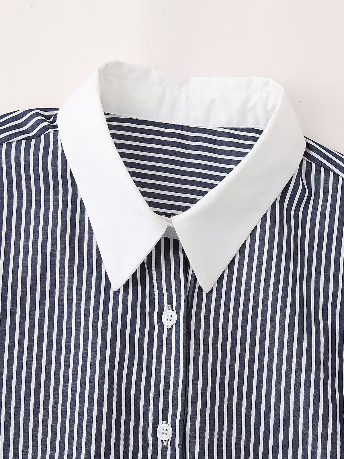 Women's Loose Long Sleeves Contrast Color Neckline Poplin Shirt