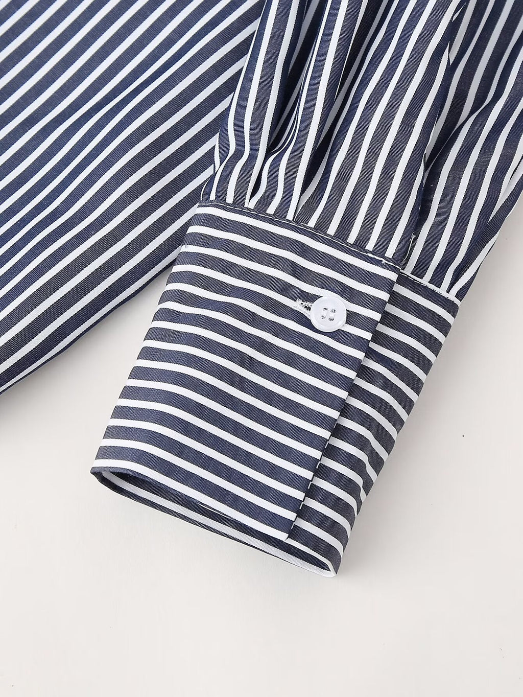 Women's Loose Long Sleeves Contrast Color Neckline Poplin Shirt