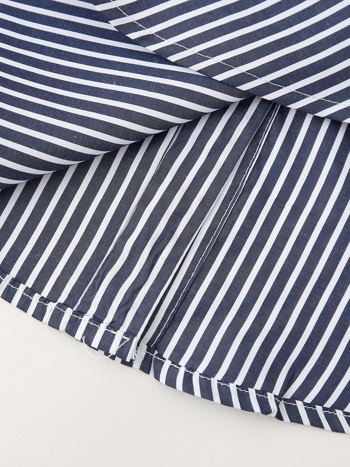 Women's Loose Long Sleeves Contrast Color Neckline Poplin Shirt