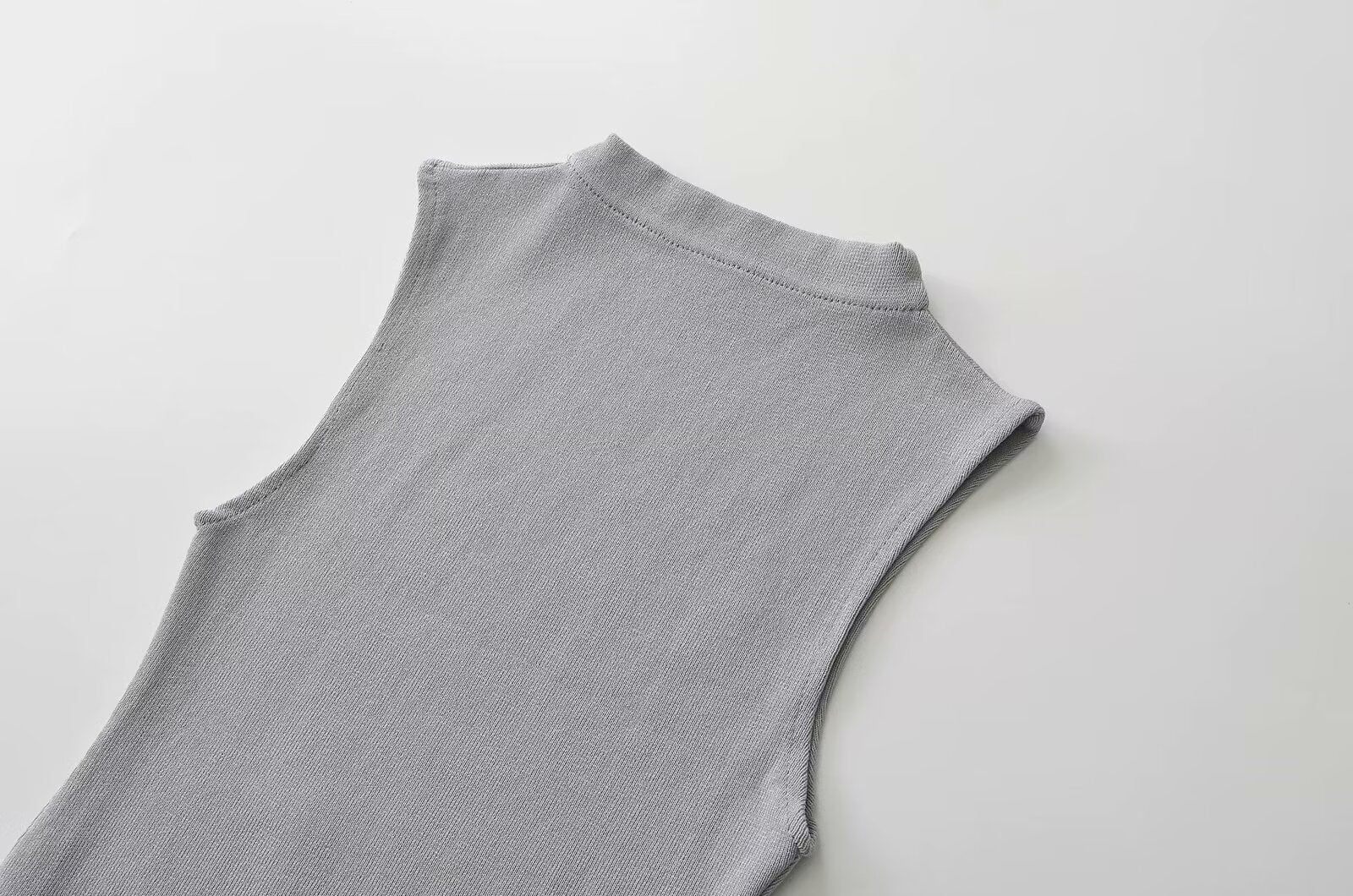 Slim Half Turtleneck Sleeveless Vest Top