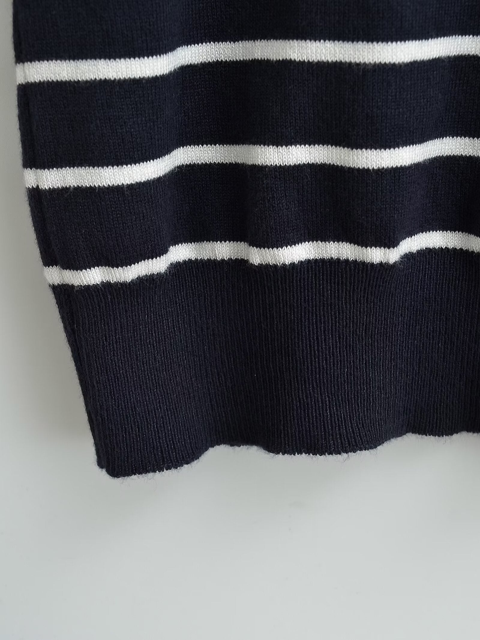 Women’s Contrast Stripe Knit Short Sleeve Top