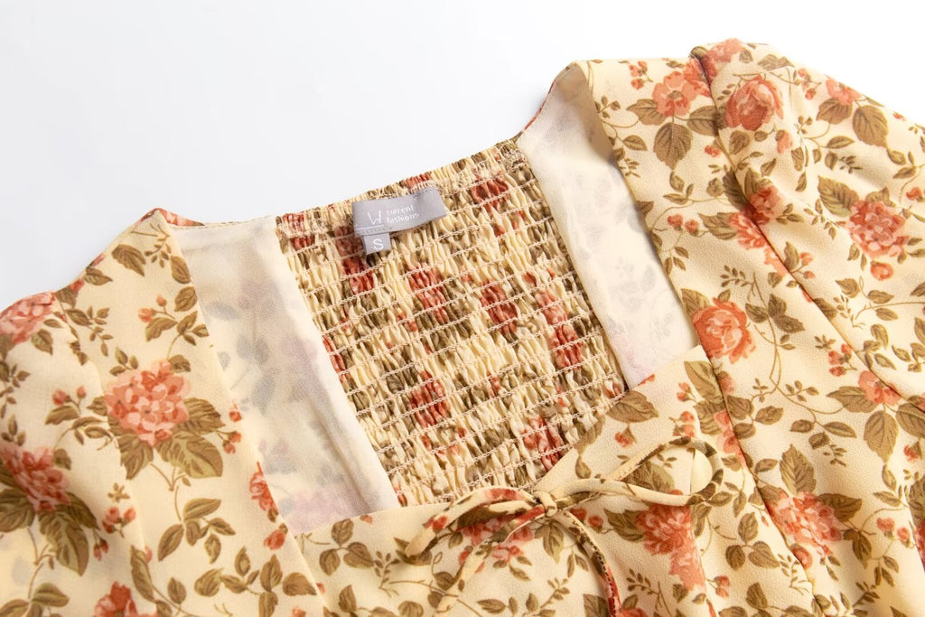 Women’s Floral Pleated Square Neck Pullover Top