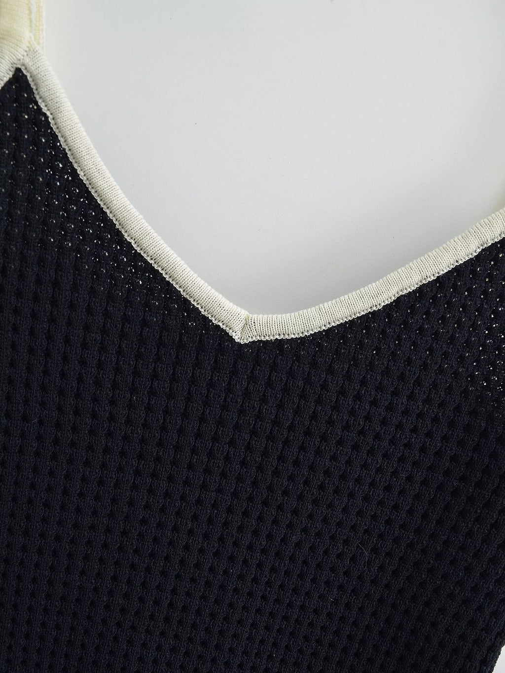 French Wooden Ear Color Matching Knitted Camisole Chic