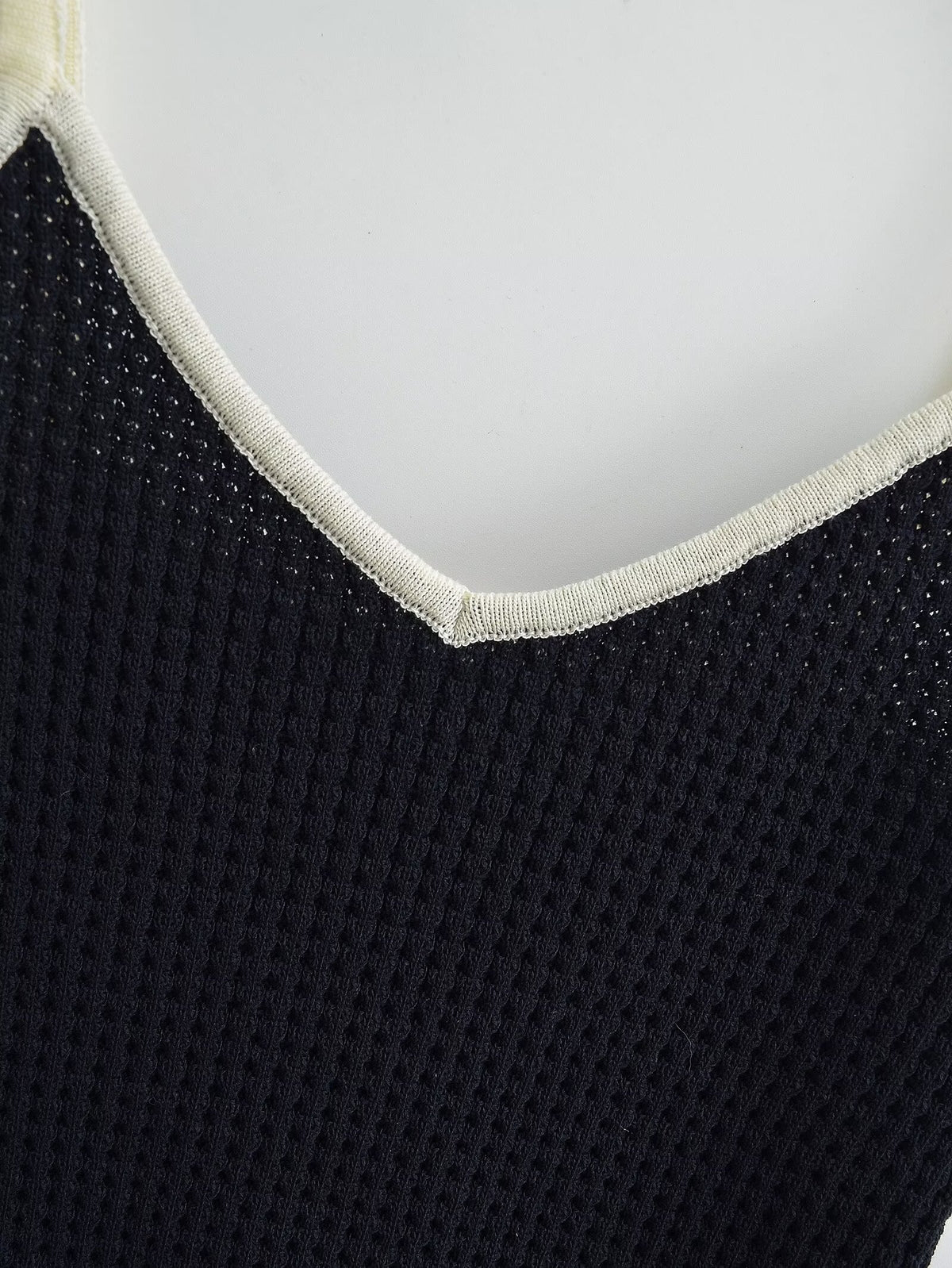 French Wooden Ear Color Matching Knitted Camisole Chic