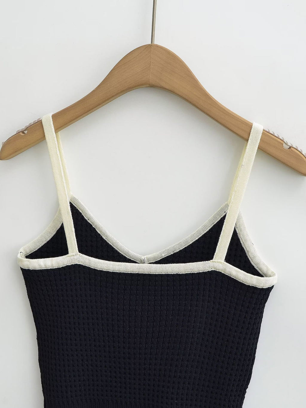 French Wooden Ear Color Matching Knitted Camisole Chic