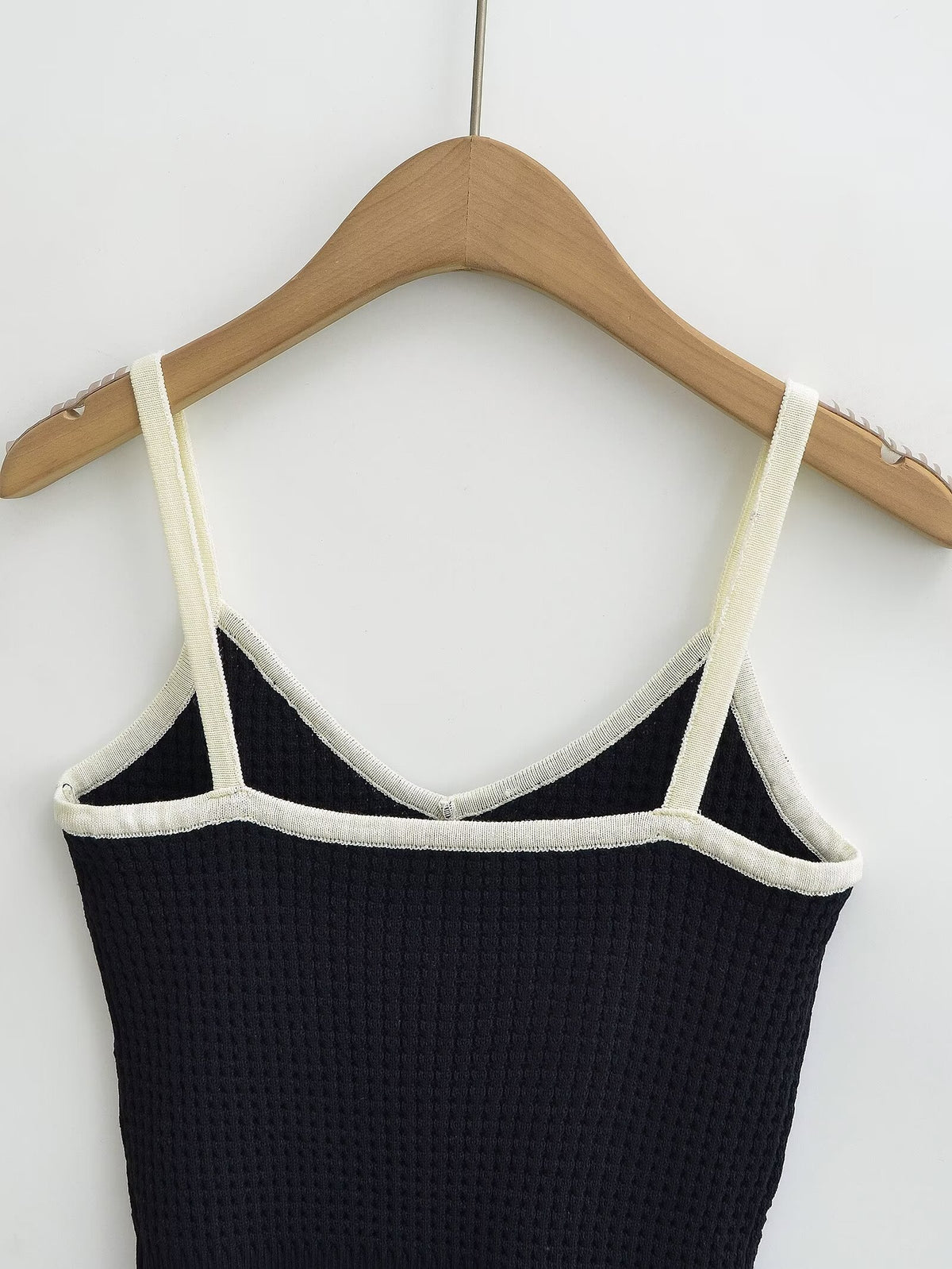 French Wooden Ear Color Matching Knitted Camisole Chic