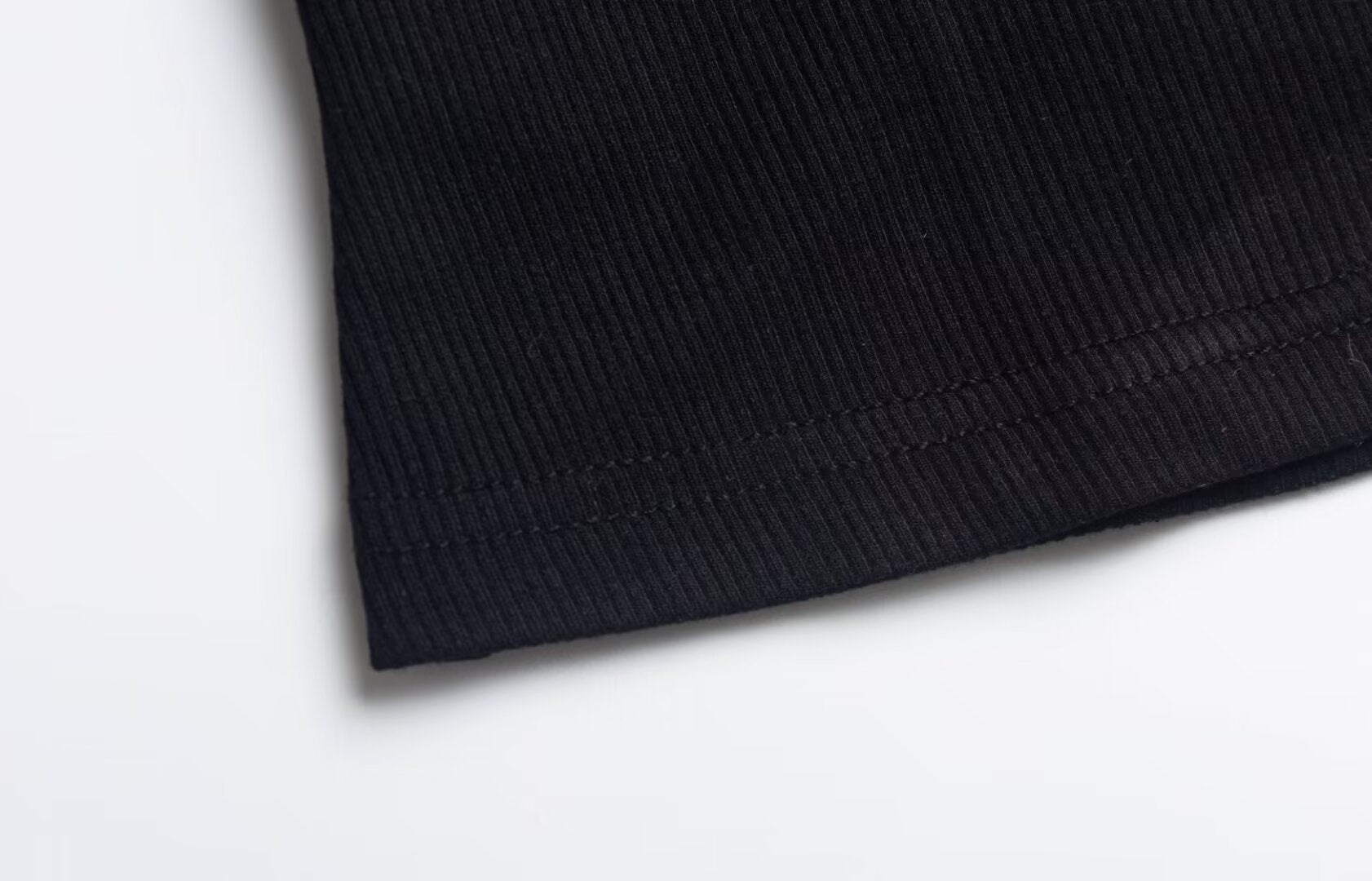 Women's Contrast Color Spaghetti Strap Crop Top