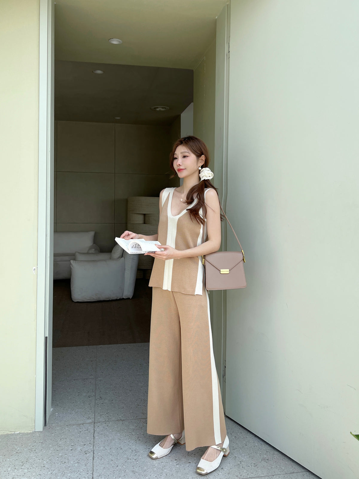Women's V-Neck Vest Knitted Split Top Color Matching Wide Leg Pants Knitted Two-Piece Suit