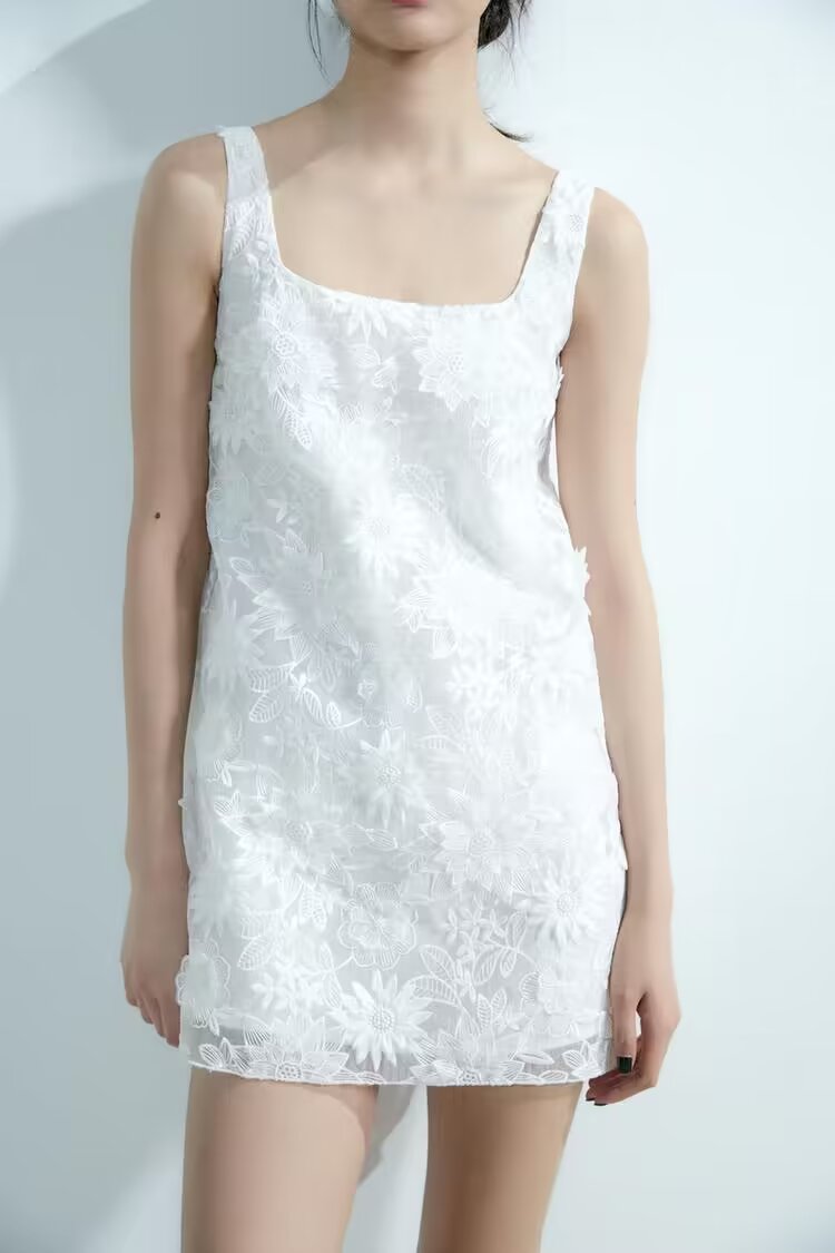 Embroidered Backless Slim-Fit Dress