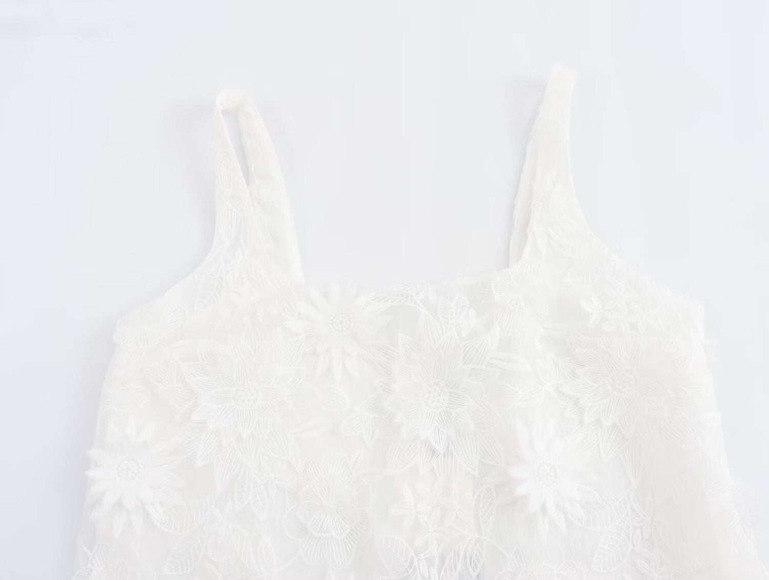 Embroidered Backless Slim-Fit Dress