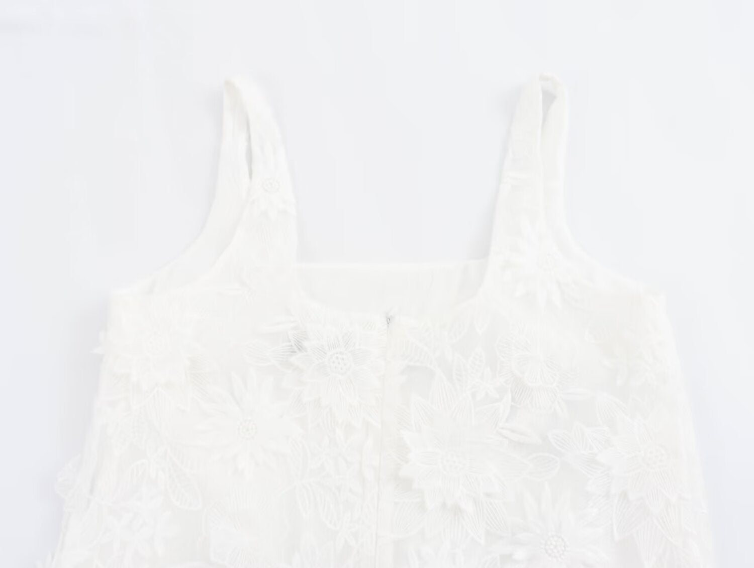 Embroidered Backless Slim-Fit Dress