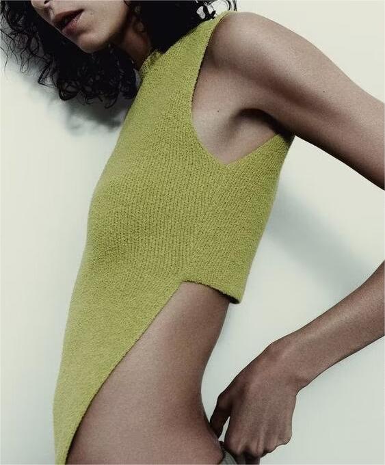 's Back Button Plain Stitch Top