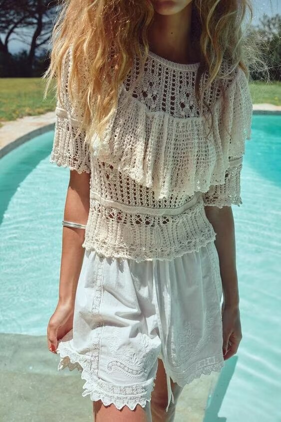Women’s Ivory Ruched Knit Short Sleeve Top