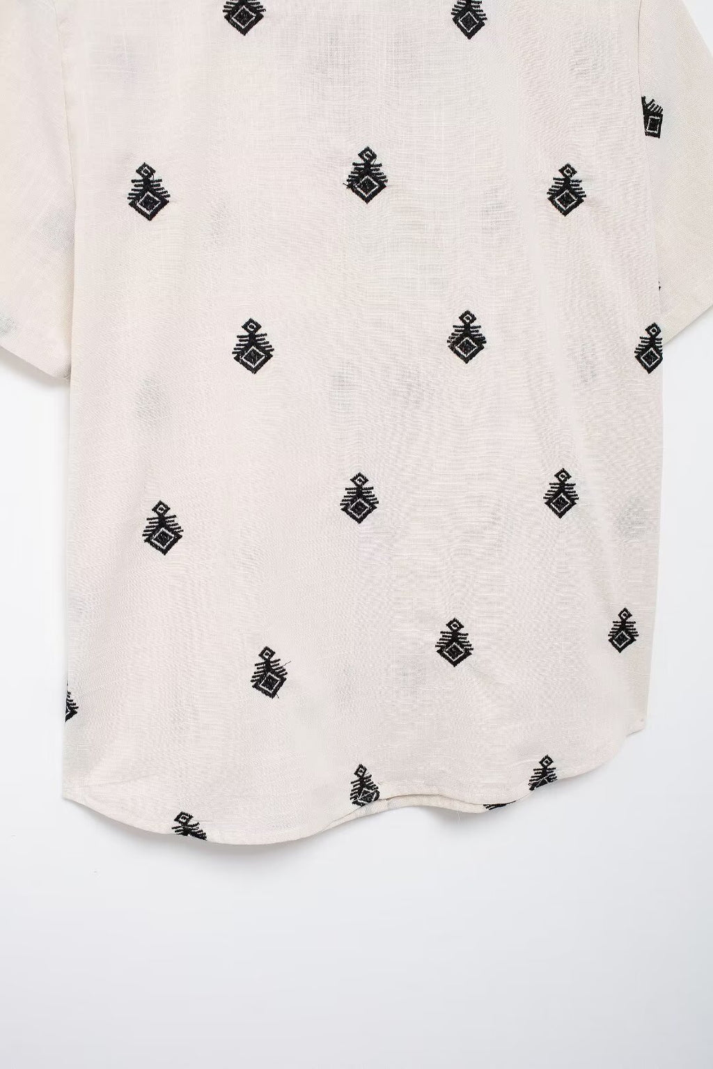 Women's Summer Color Contrast Embroidered Short Sleeve Shirt Outfit