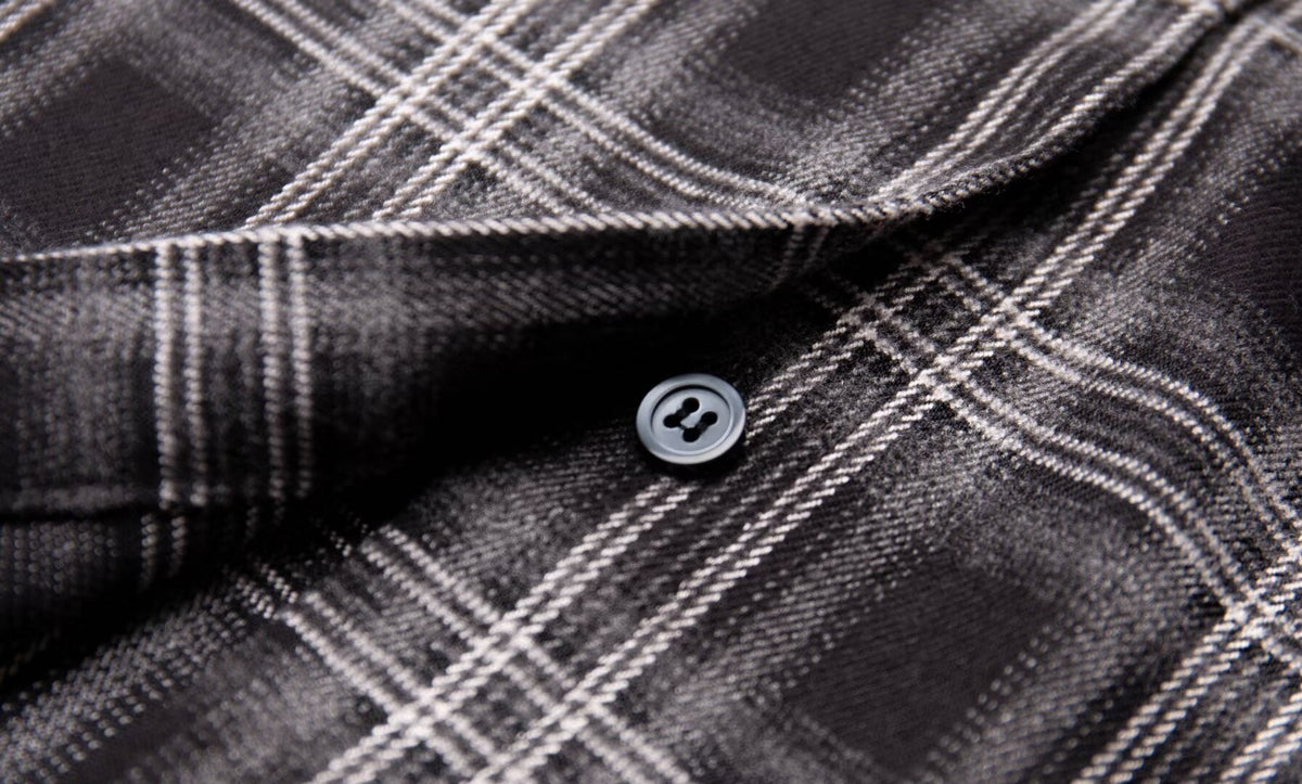 Women’s Gray Plaid Collared Long Sleeve Shirt