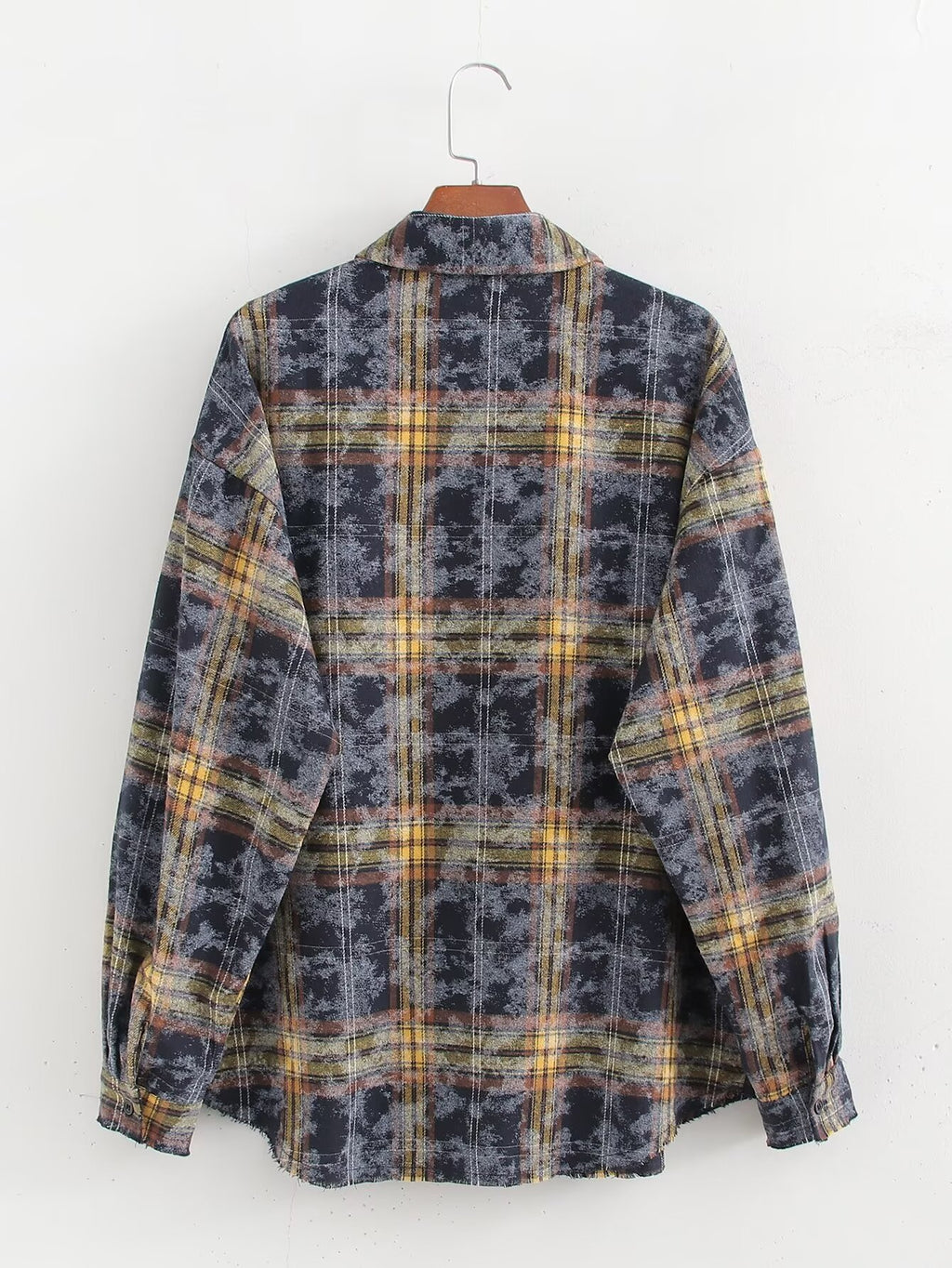Women's Plaid Long-Sleeve Collared Shirt