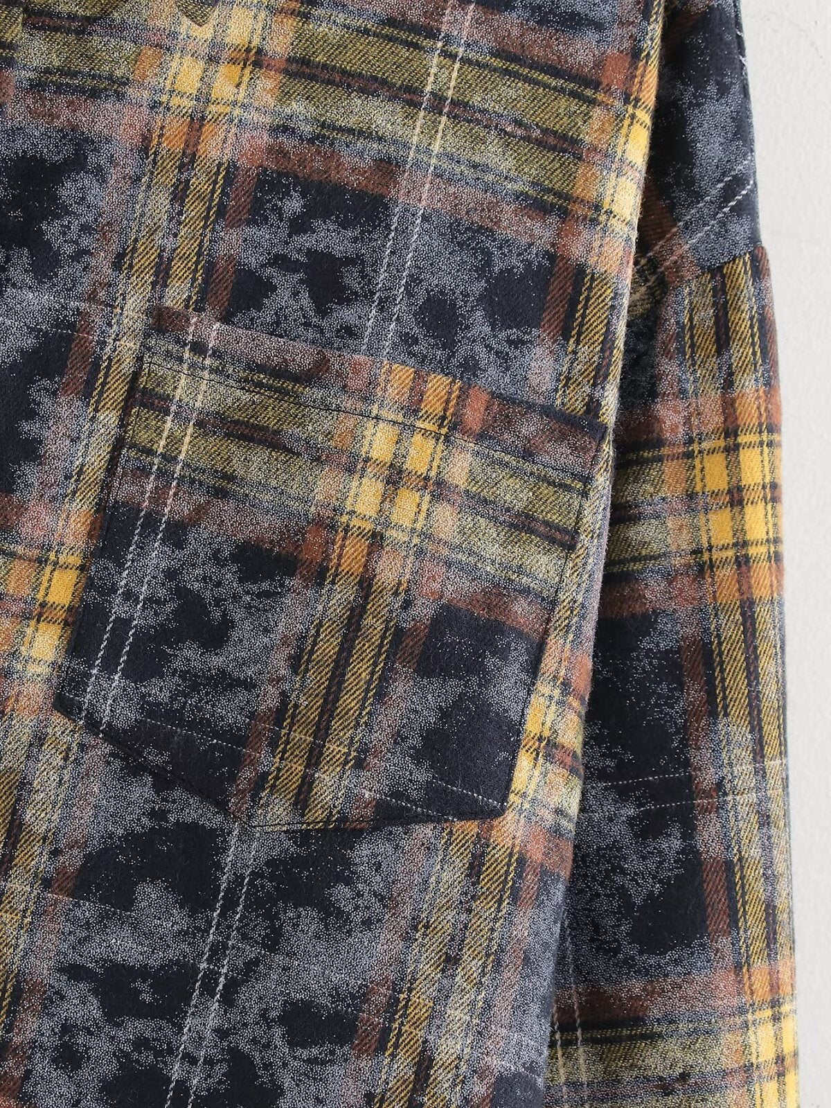 Women's Plaid Long-Sleeve Collared Shirt