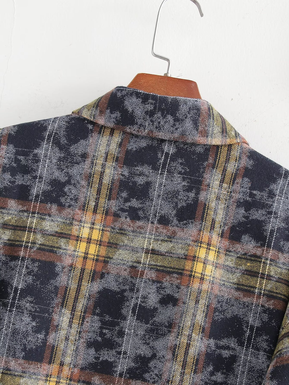 Women's Plaid Long-Sleeve Collared Shirt