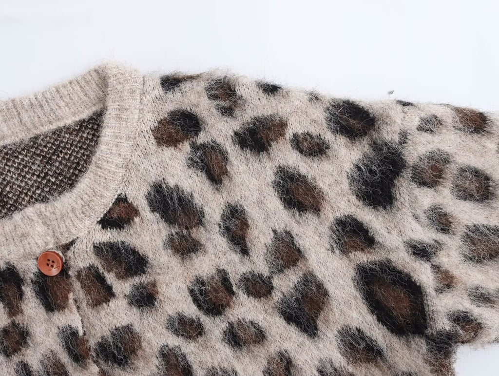Women's Fall Stylish Simple Leopard Print Button Decoration Sweater