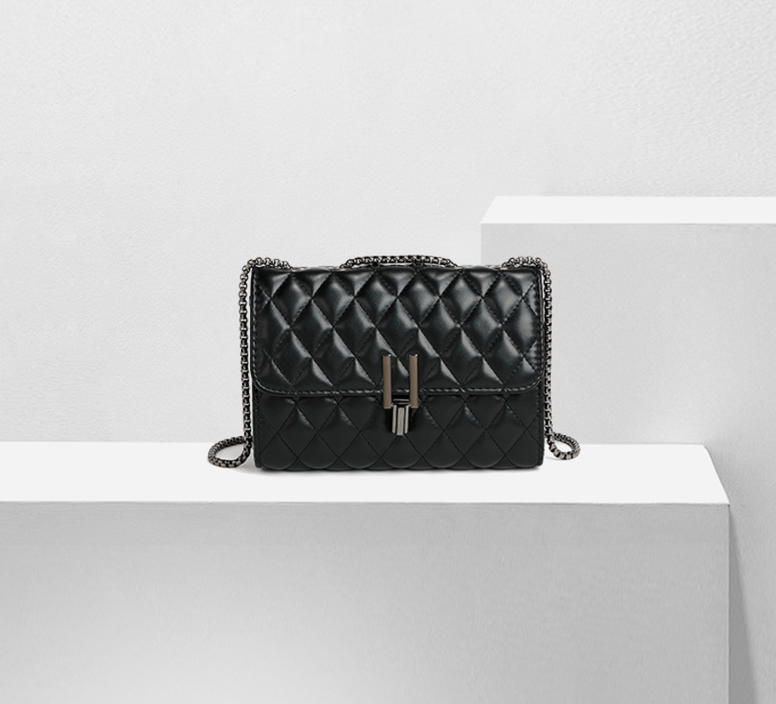 Rhombus Y-Lock Chain Crossbody Bag