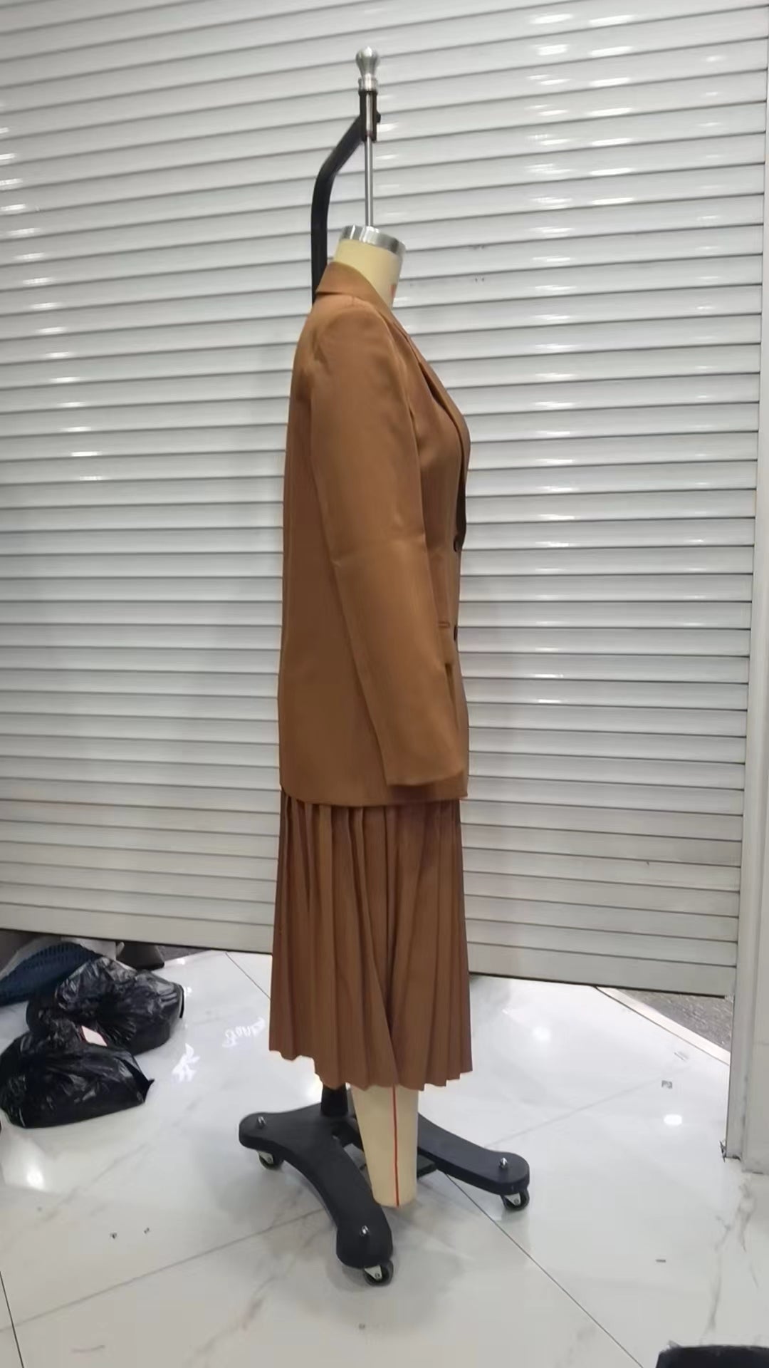 Women's Half Button Pocket Pleated Coordinated Two-Piece Set