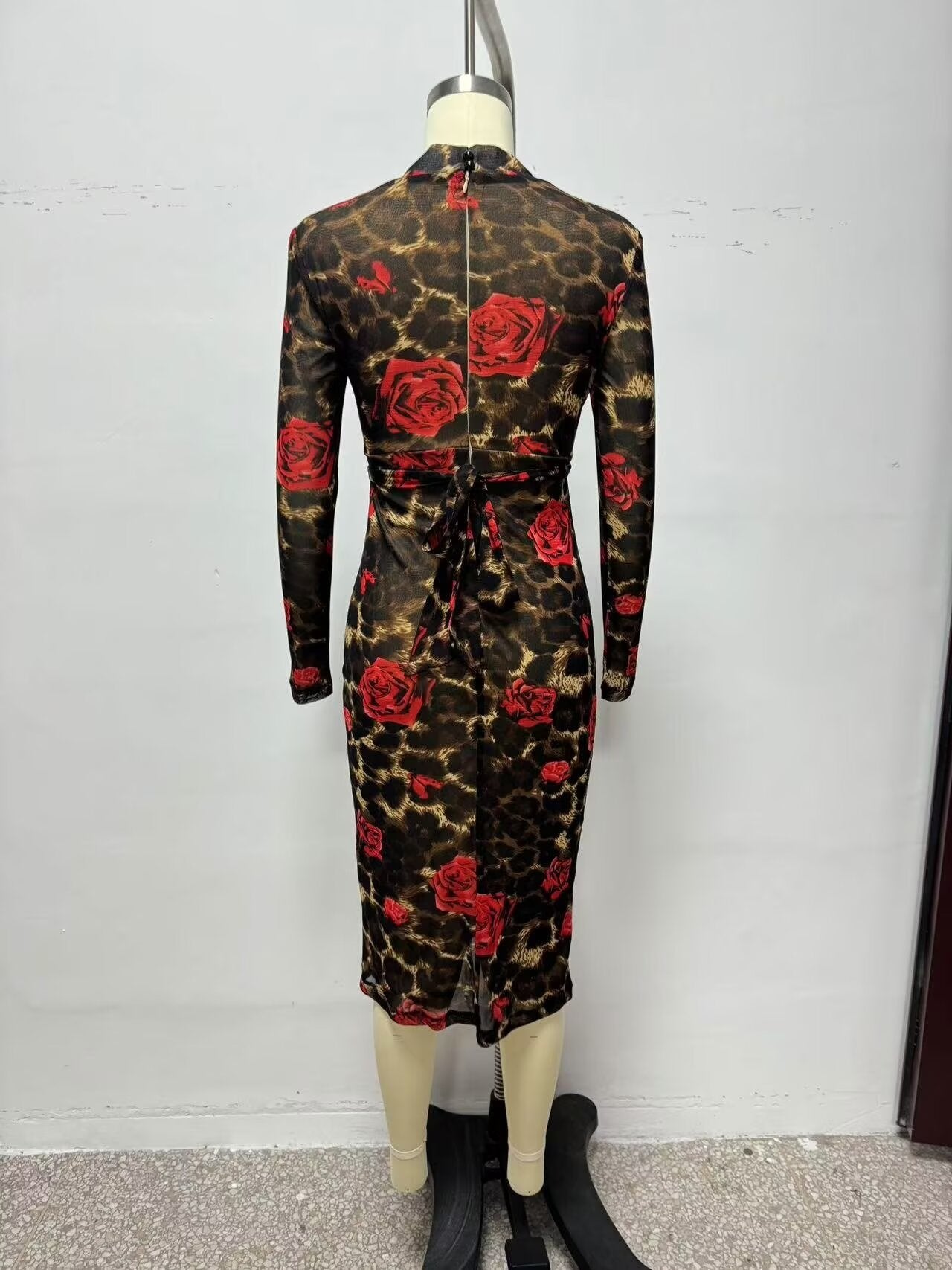 Women's Winter V Neck Slim Knitted Leopard Rose Print Sheath Long Sleeve Dress