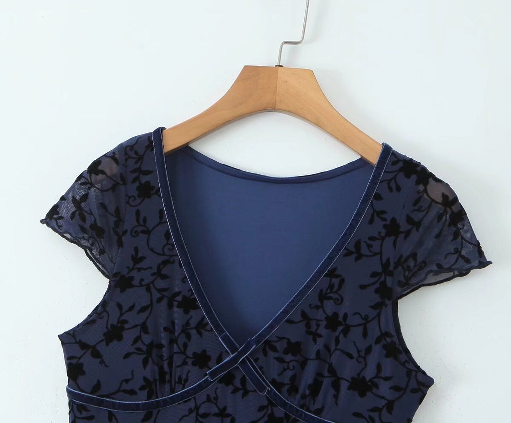 Retro V-Neck Short-Sleeve Mid Length Sweet Floral Flocking Dress