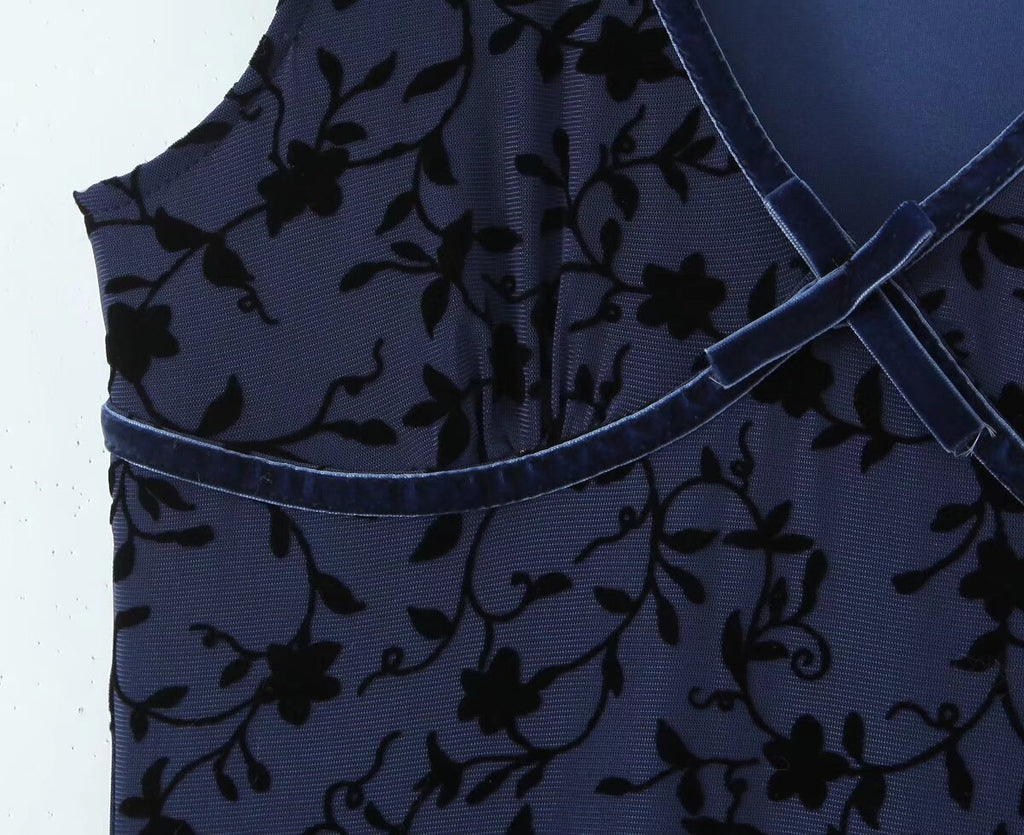 Retro V-Neck Short-Sleeve Mid Length Sweet Floral Flocking Dress