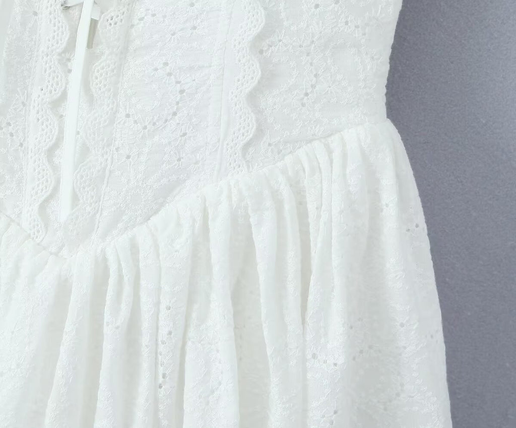 Women's Sweet Lace Embroidered Suspender Puffy Chest Dress