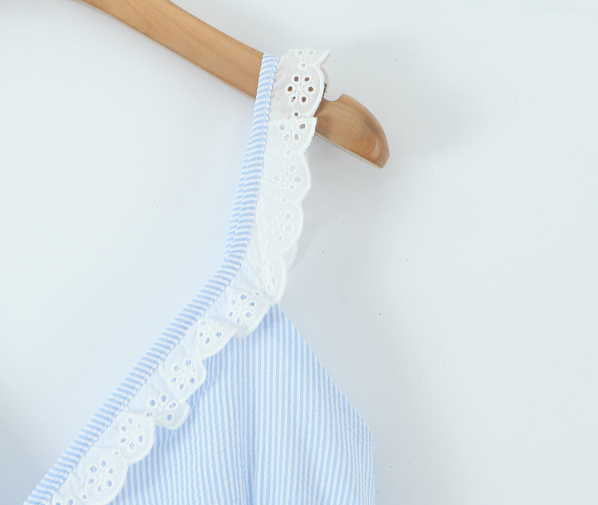V-Neck Lace Patchwork Stripes Suspender Lace Vacation Backless Dress