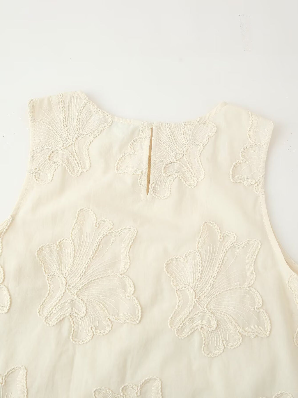 Summer Casual Sleeveless Embroidered Top Set