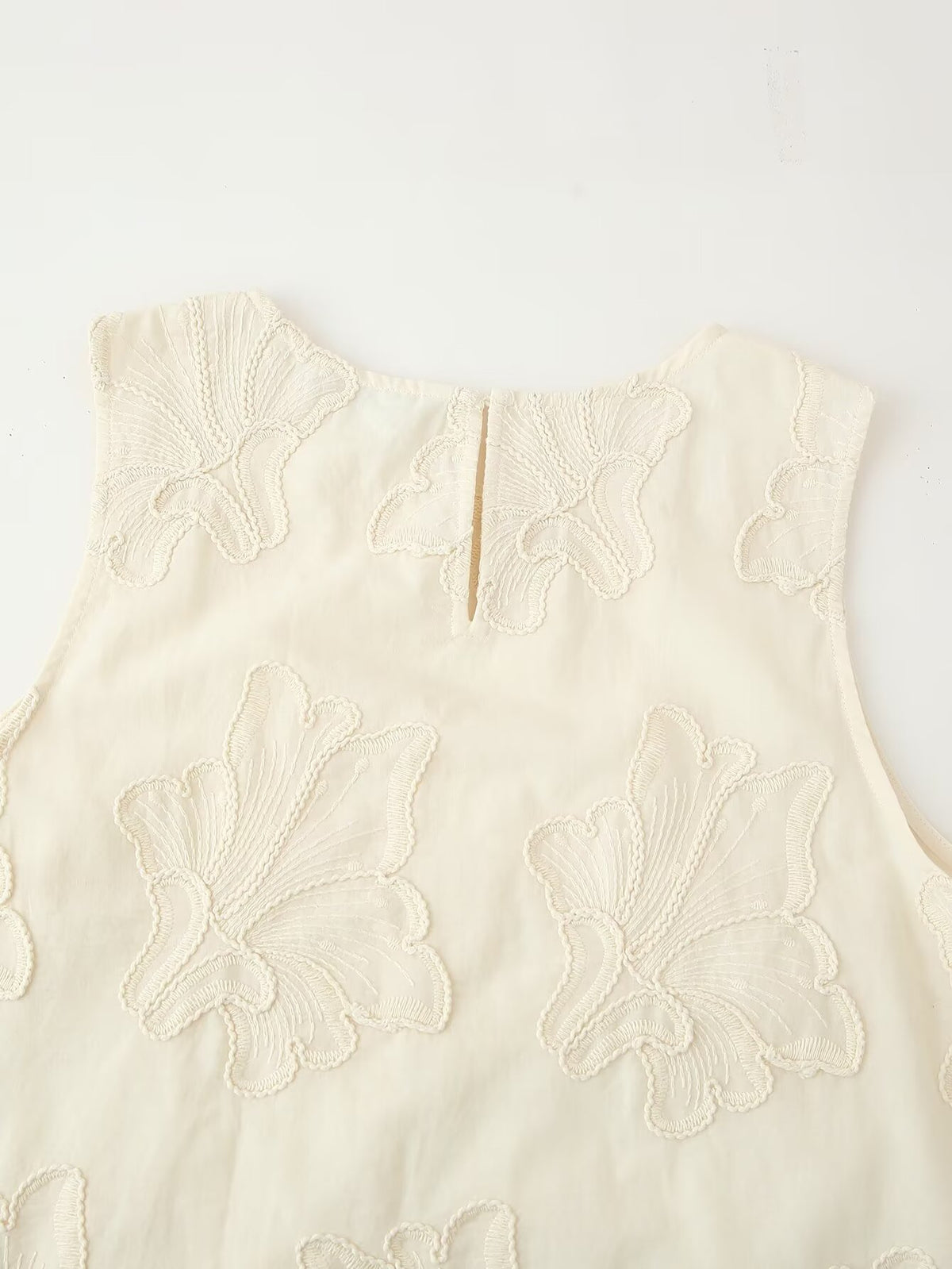 Summer Casual Sleeveless Embroidered Top Set