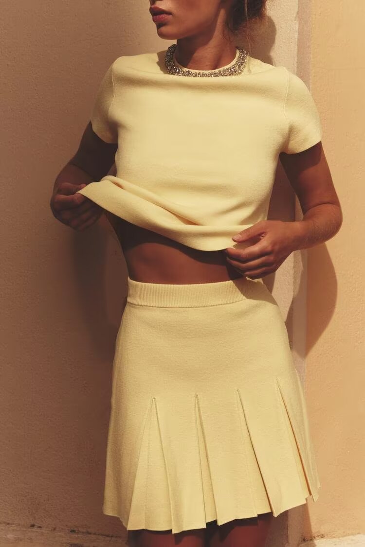 Women's Knitted Wide Pleated Mini Top and Skirt Two-Piece Set
