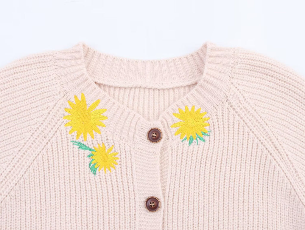 Women's Chrysanthemum Embroidery V-Neck Coat Autumn Winter Cardigan