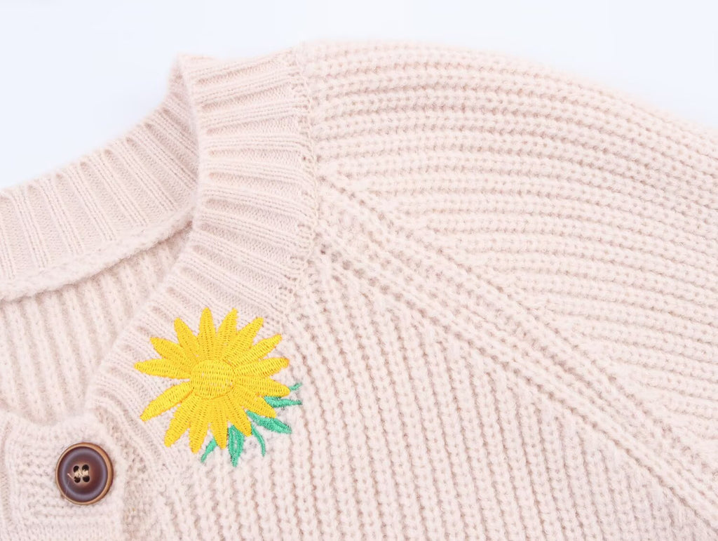 Women's Chrysanthemum Embroidery V-Neck Coat Autumn Winter Cardigan