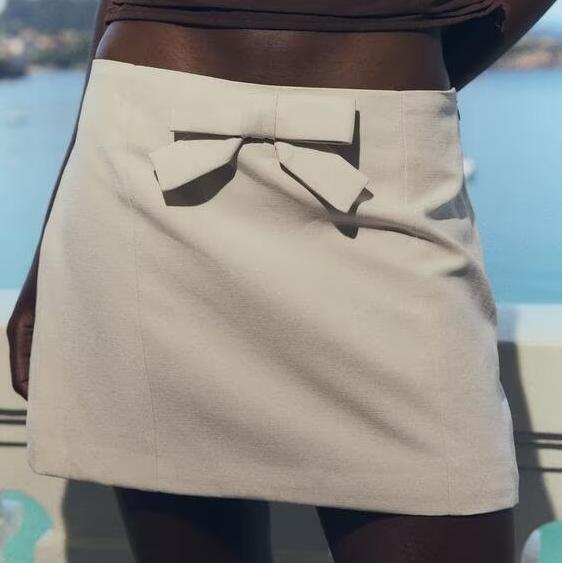 Hip Design Bowknot Decoration Mini Skirt