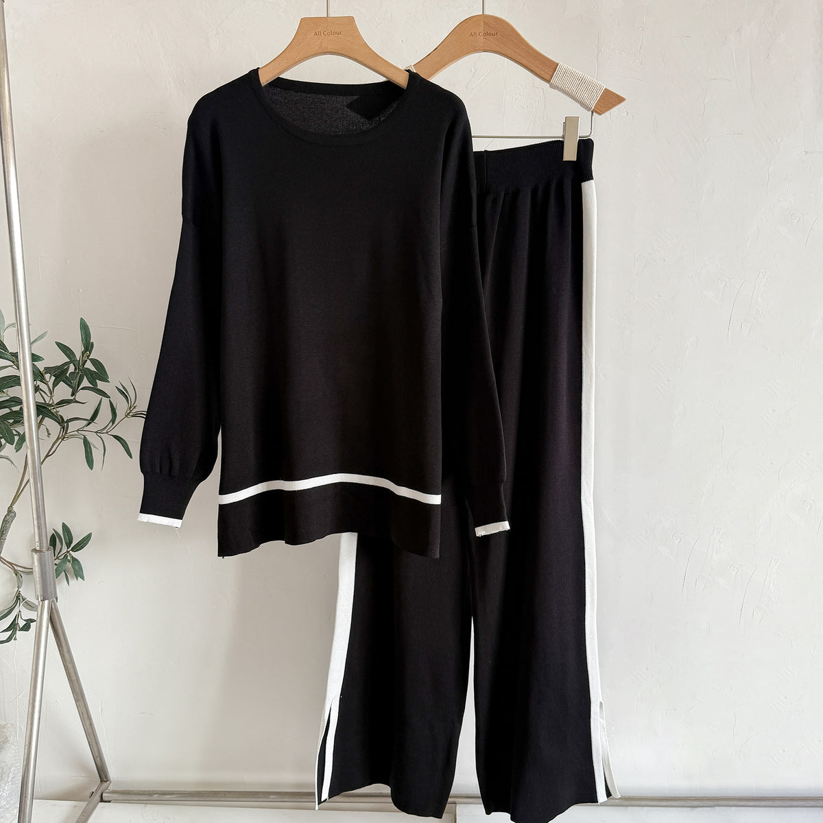 Women's Spring Autumn Long Sleeved Knitted Wide Leg Pants Set