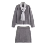 Women's Configuration Scarf Contrast Autumn Coordinated Two-Piece Set