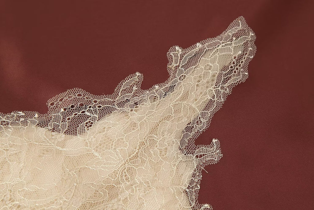 Women's Top Product Contrast Color Lace Trim Silk Satin Textured Skirt