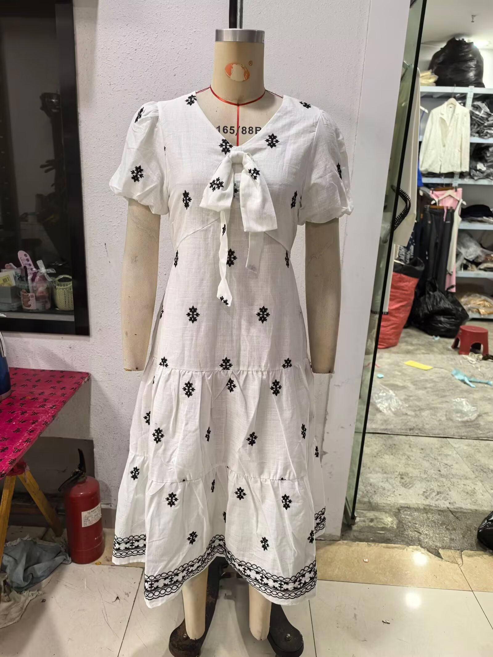 Women's White Embroidered Puff-Sleeve Vacation Dress