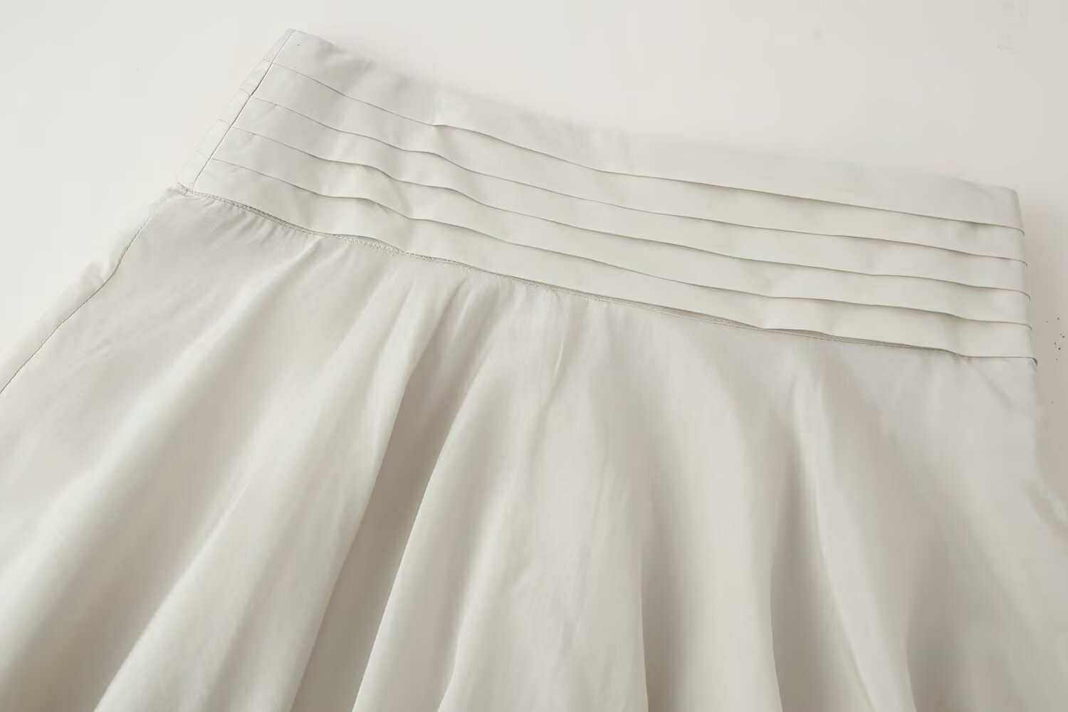 Contrast Stripe Asymmetric High-Waist Midi Skirt