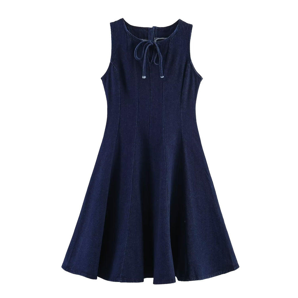 Round-Neck Sleeveless Slim Dress